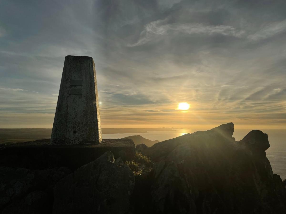 The Dairy @ Trefechan Wen Goodwick Exteriör bild