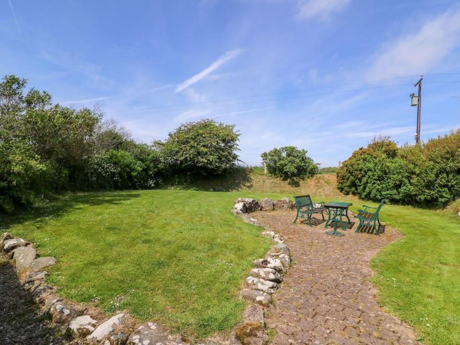 The Dairy @ Trefechan Wen Goodwick Exteriör bild