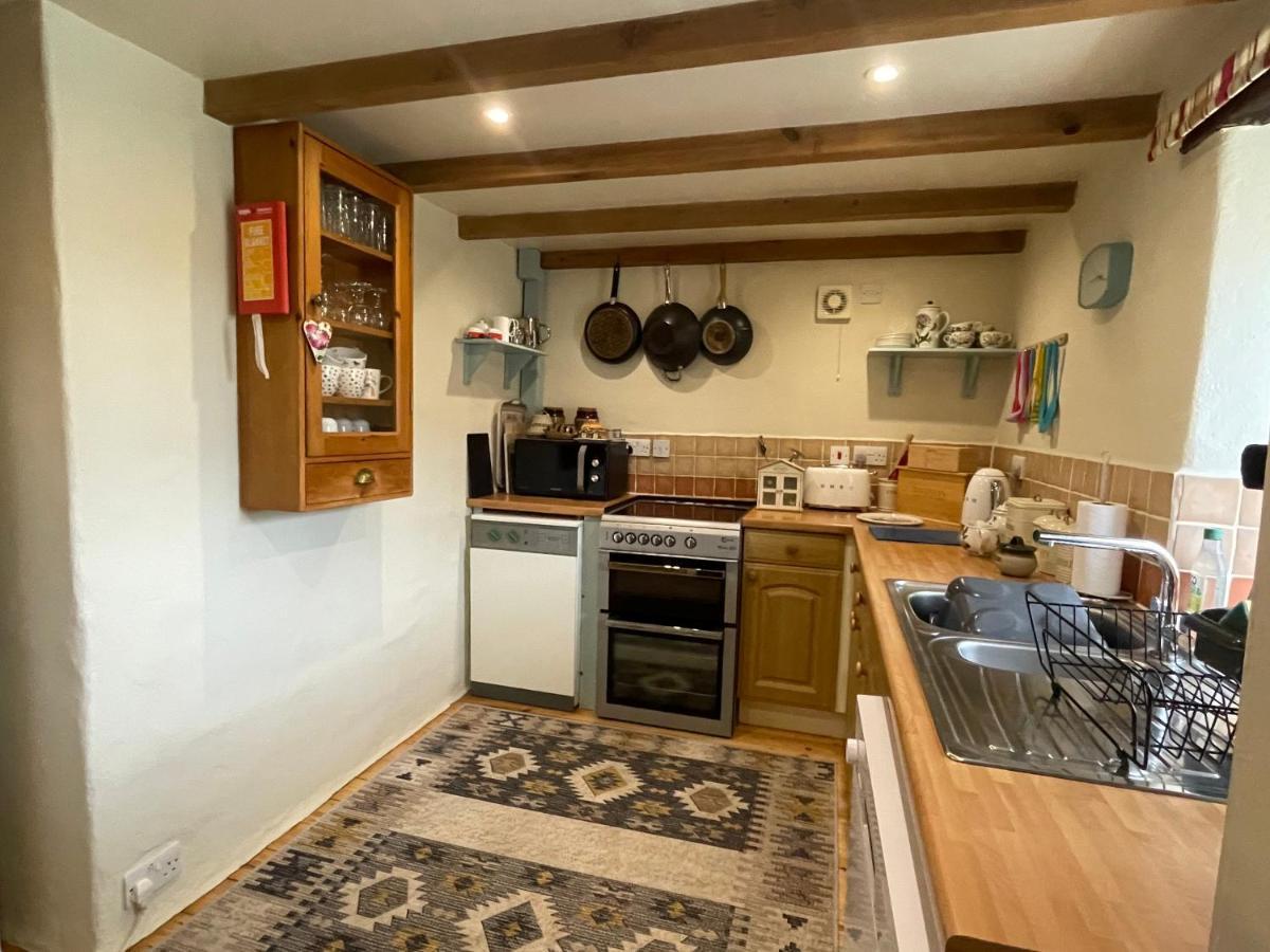The Dairy @ Trefechan Wen Goodwick Exteriör bild